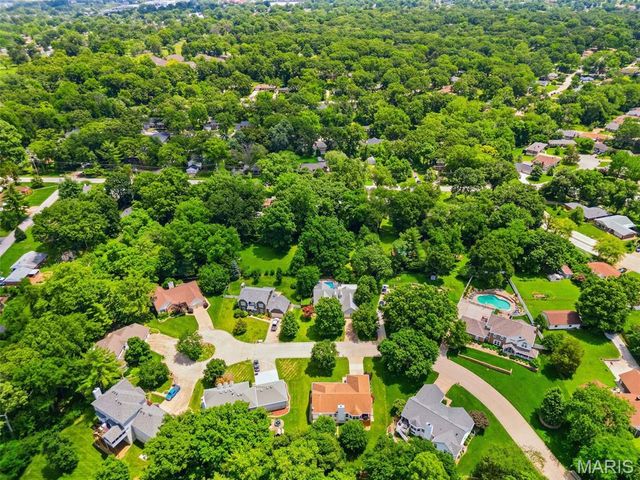 7811 Grantwood Oaks Court, St Louis, MO 63123