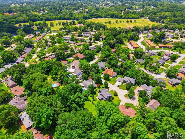 7811 Grantwood Oaks Court, St Louis, MO 63123