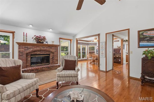 7811 Grantwood Oaks Court, St Louis, MO 63123