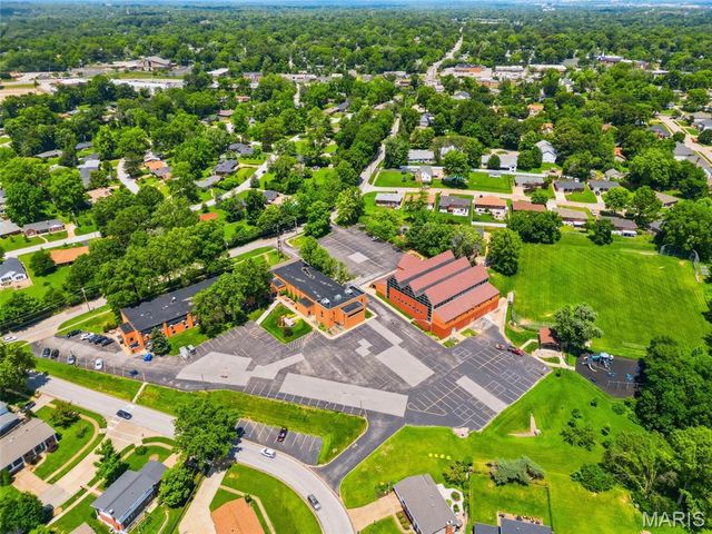 7811 Grantwood Oaks Court, St Louis, MO 63123