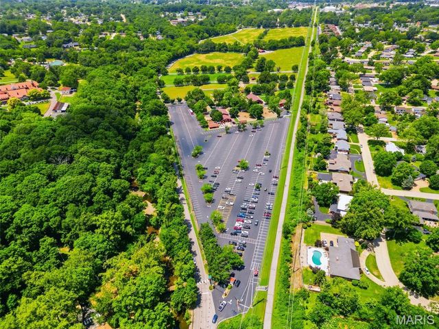 7811 Grantwood Oaks Court, St Louis, MO 63123