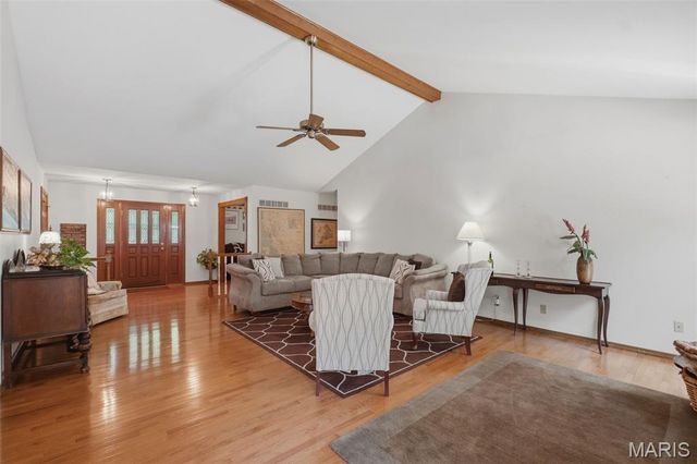 7811 Grantwood Oaks Court, St Louis, MO 63123