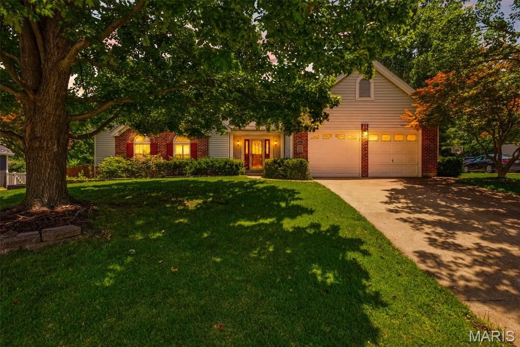 7811 Grantwood Oaks Court, St Louis, MO 63123