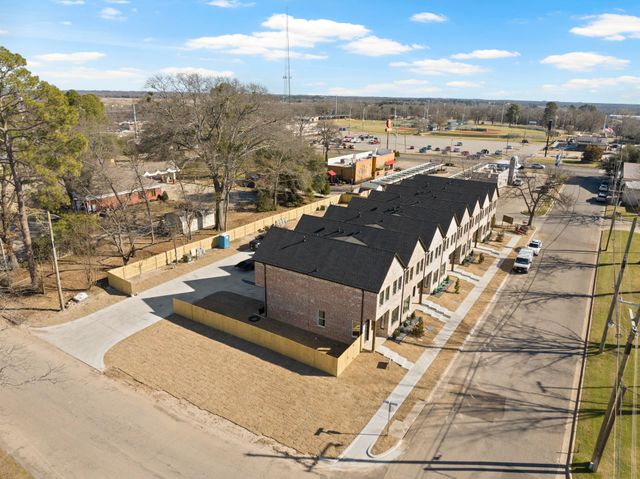 172 W 17th Street, Mt Pleasant, TX 75455