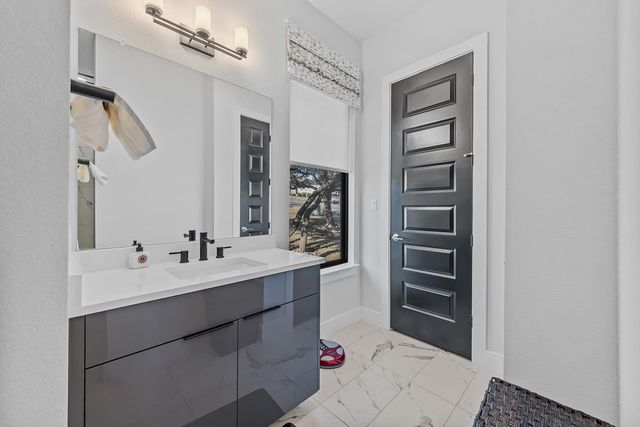 606 Sweet Grass LN, Austin, TX 78738