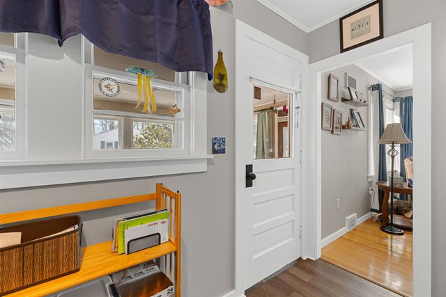 117 Airport Road, Hartford, VT 05001