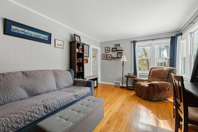 117 Airport Road, Hartford, VT 05001