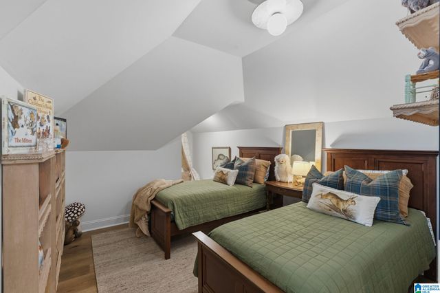 100 AUTUMN CREST DRIVE, Chelsea, AL 35051