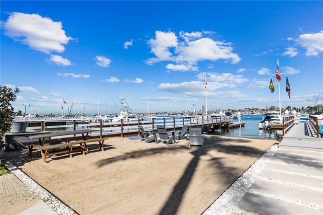 1509 E Bay Avenue, Newport Beach, CA 92661