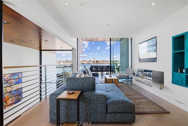 1509 E Bay Avenue, Newport Beach, CA 92661