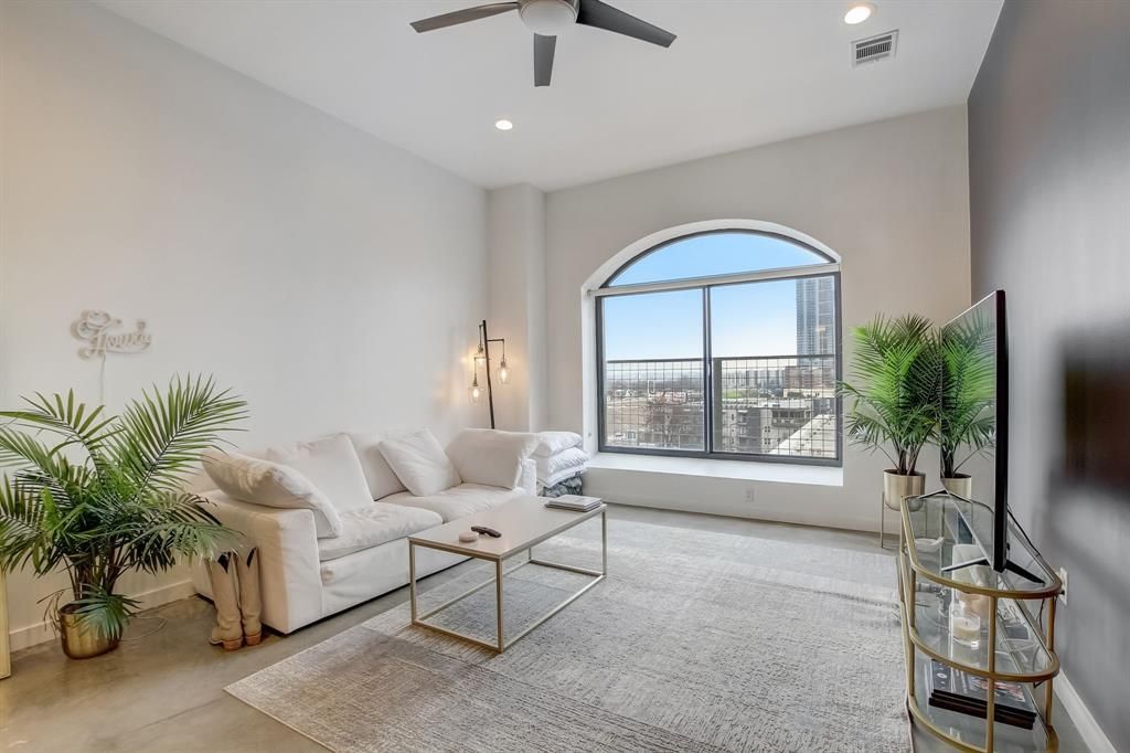 507 Sabine ST 506, Austin, TX 78701