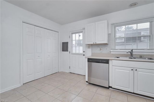 358 Susan Constant DR, Newport News, VA 23608