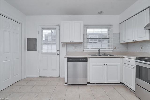 358 Susan Constant DR, Newport News, VA 23608