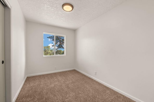 145 Rincon Lp Road, Tijeras, NM 87059
