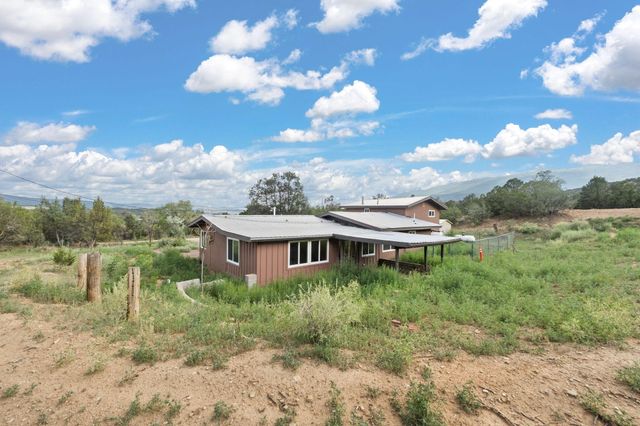 145 Rincon Lp Road, Tijeras, NM 87059