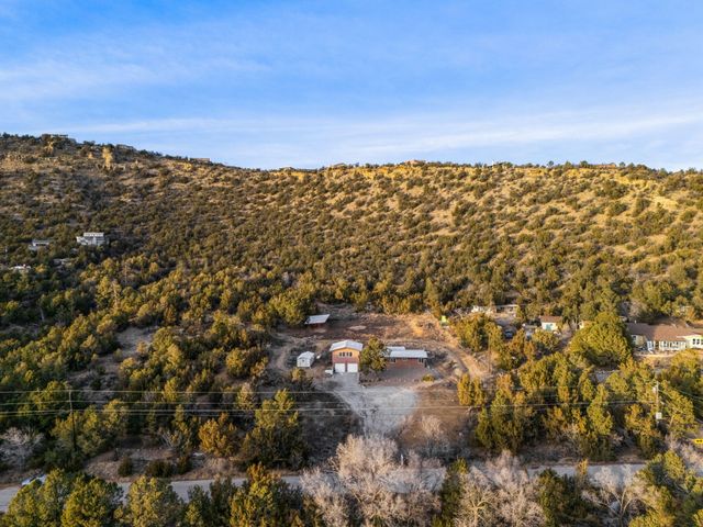 145 Rincon Lp Road, Tijeras, NM 87059