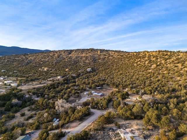 145 Rincon Lp Road, Tijeras, NM 87059