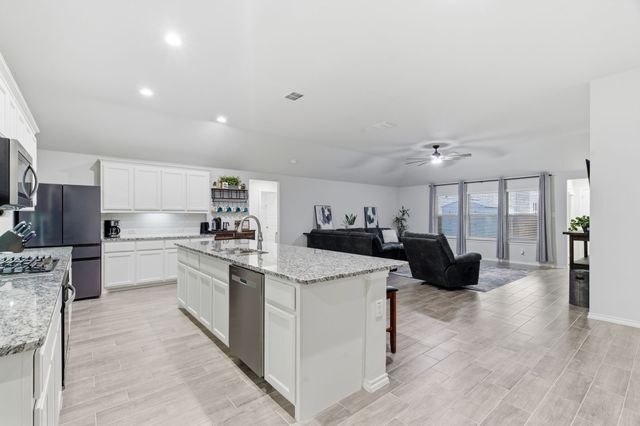 437 Falcon Way, Azle, TX 76020