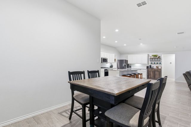 437 Falcon Way, Azle, TX 76020