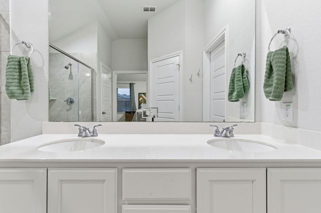 437 Falcon Way, Azle, TX 76020