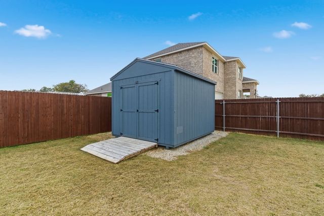 437 Falcon Way, Azle, TX 76020