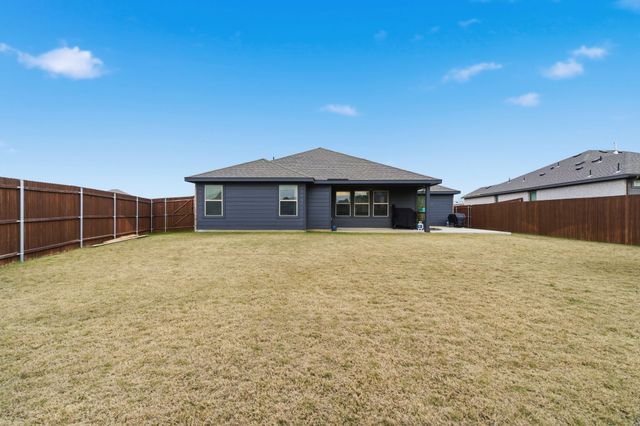 437 Falcon Way, Azle, TX 76020
