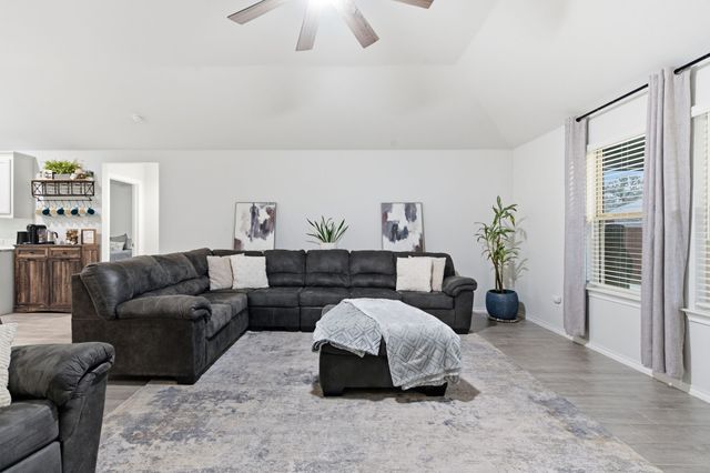 437 Falcon Way, Azle, TX 76020