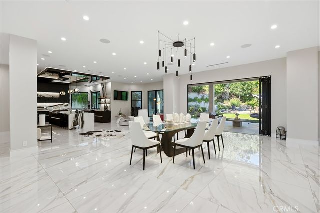 5428 Villawood Cir, Calabasas, CA 91302