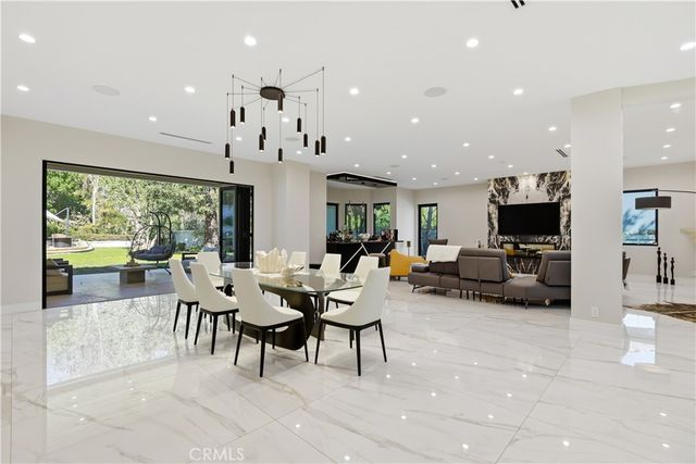 5428 Villawood Cir, Calabasas, CA 91302