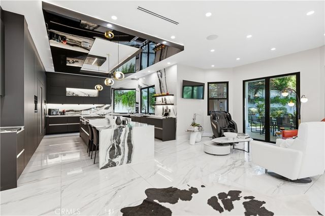 5428 Villawood Cir, Calabasas, CA 91302