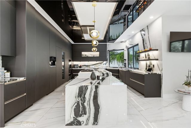 5428 Villawood Cir, Calabasas, CA 91302