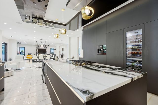 5428 Villawood Cir, Calabasas, CA 91302