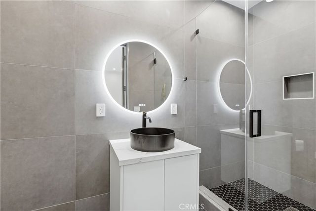 5428 Villawood Cir, Calabasas, CA 91302