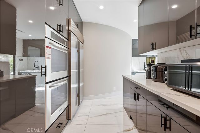 5428 Villawood Cir, Calabasas, CA 91302