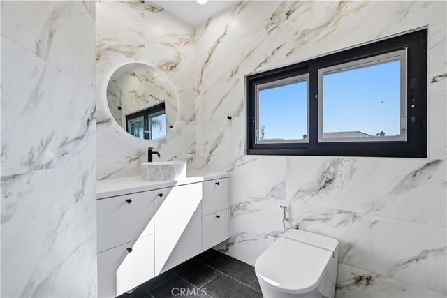 5428 Villawood Cir, Calabasas, CA 91302