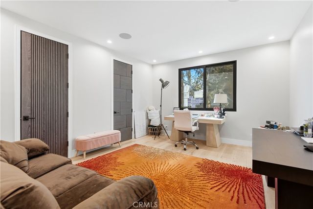 5428 Villawood Cir, Calabasas, CA 91302