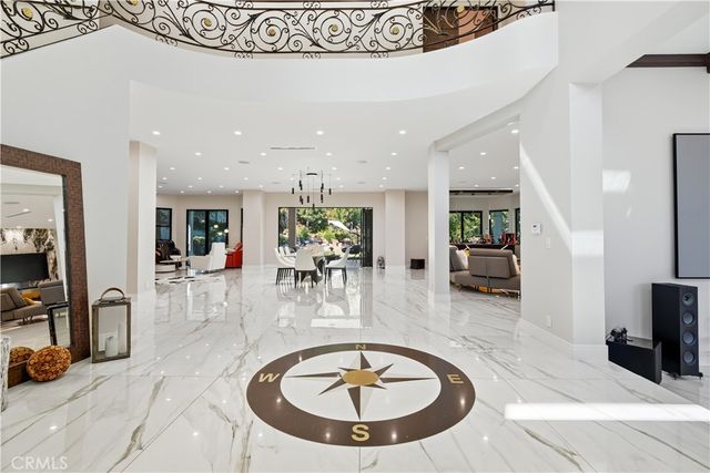 5428 Villawood Cir, Calabasas, CA 91302