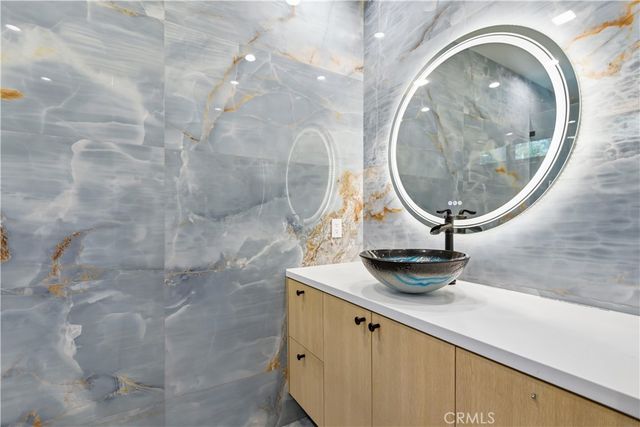 5428 Villawood Cir, Calabasas, CA 91302