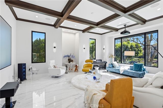 5428 Villawood Cir, Calabasas, CA 91302