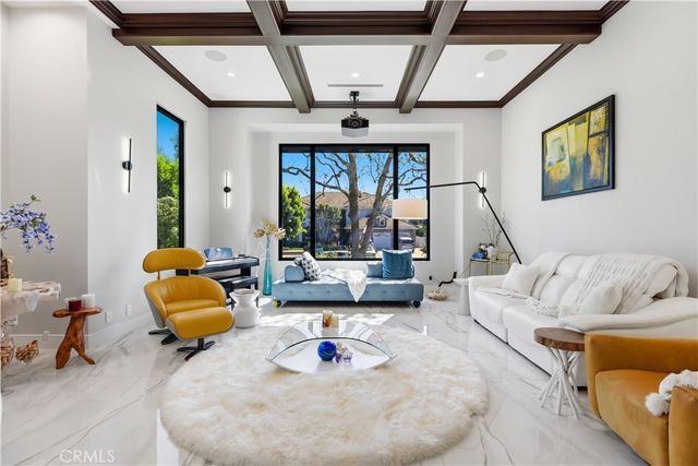 5428 Villawood Cir, Calabasas, CA 91302