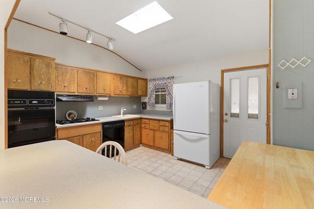 94 Boulevard W, Keyport, NJ 07735