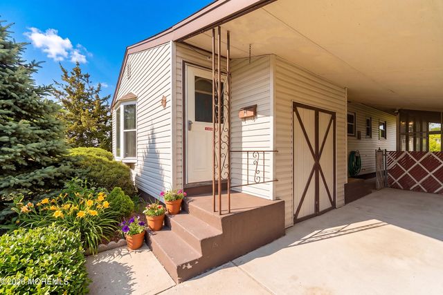 94 Boulevard W, Keyport, NJ 07735