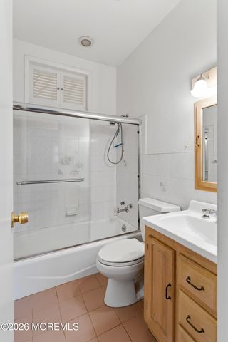 94 Boulevard W, Keyport, NJ 07735