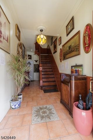 212 Maple St, Weehawken Twp., NJ 07086