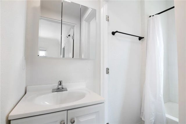440 E 27th, Los Angeles, CA 90011