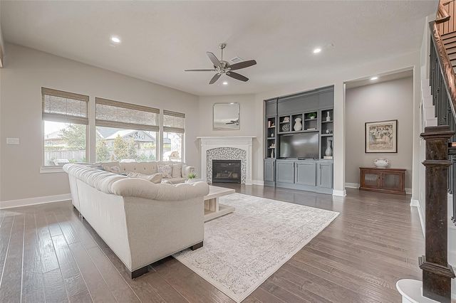 30 Argosy Bend Place, Tomball, TX 77375