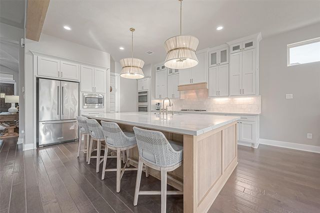 30 Argosy Bend Place, Tomball, TX 77375