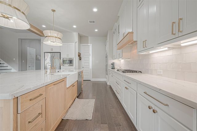 30 Argosy Bend Place, Tomball, TX 77375