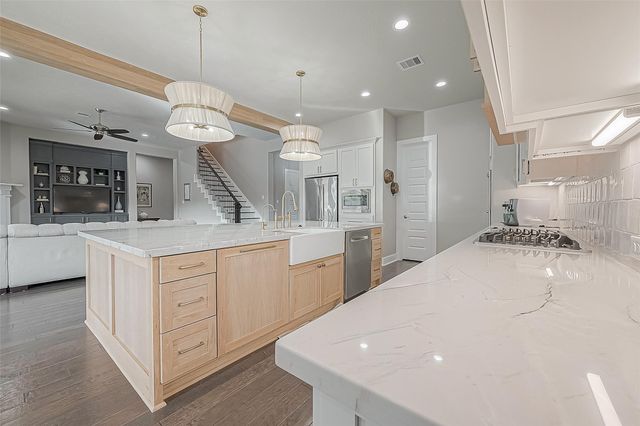 30 Argosy Bend Place, Tomball, TX 77375