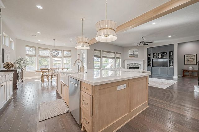 30 Argosy Bend Place, Tomball, TX 77375